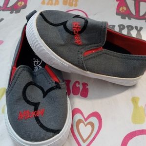 Disney slip on size 5 toddler slip ons